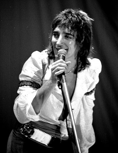 File:Rod stewart 05111976 12 400.jpg