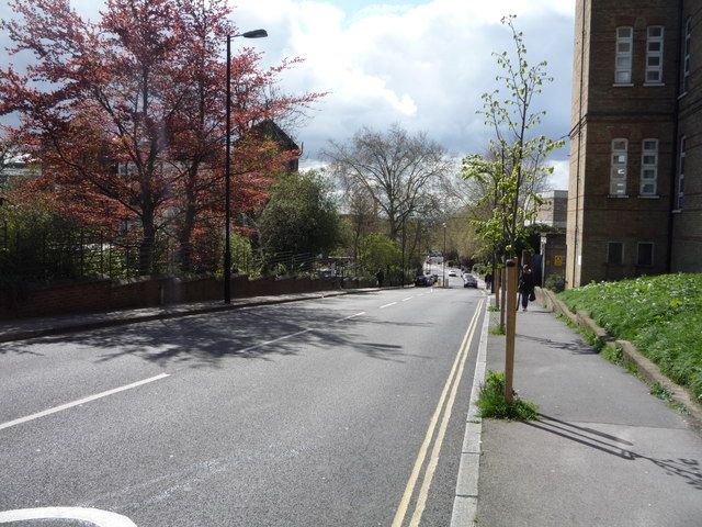 File:Dartmouth Park Hill (geograph 4928184).jpg