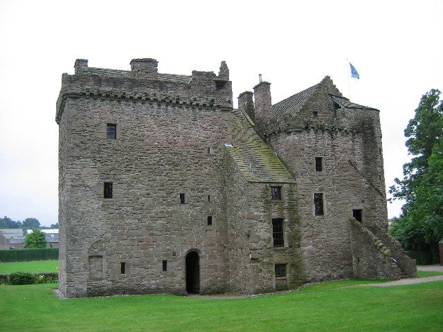 File:Huntingtower Castle, near Perth.jpg