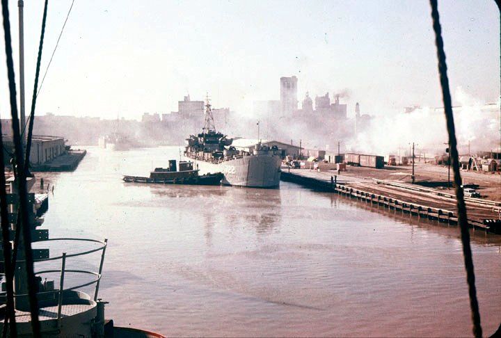 File:LST-722.jpg