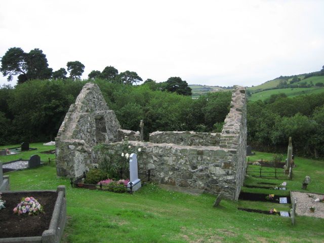 File:Loughinisland Churches - geograph.org.uk - 199478.jpg