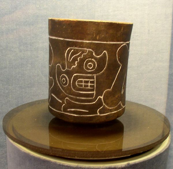 File:Moundville cup with S.E.C.C. motifs HRoe 2003.jpg