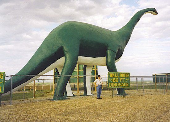 File:Wall Drug Dinosaur.JPG