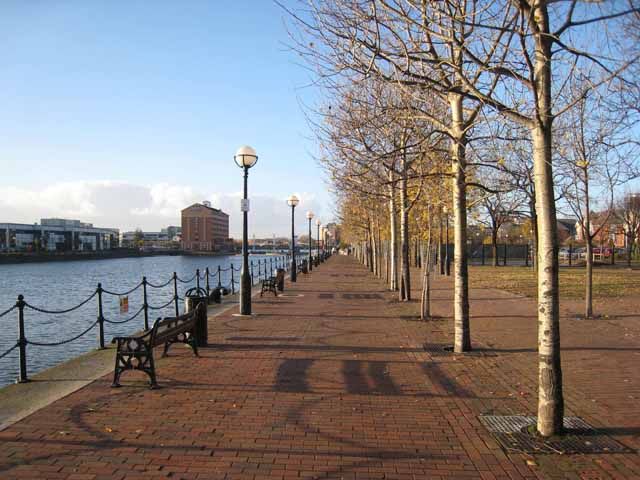 File:Waterside Walkway Oliver Dixon.jpg