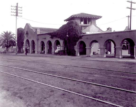 File:Burlingame Train Station circa 1900.jpg