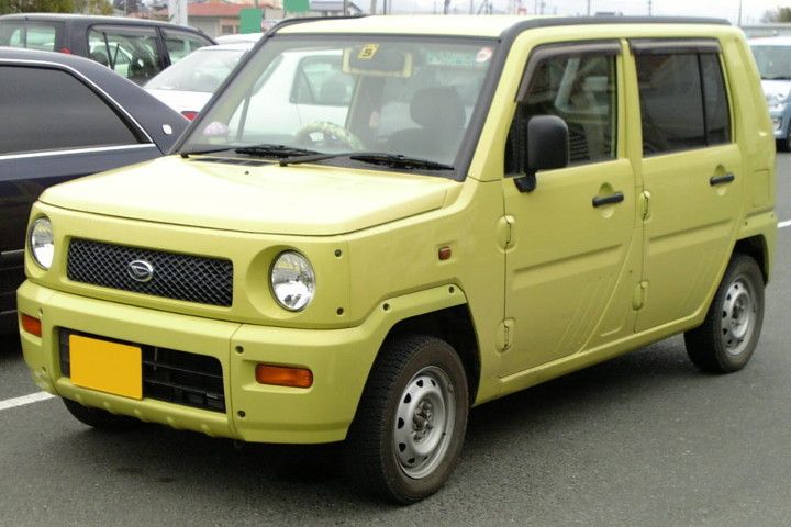 File:Daihatsu Naked.jpg