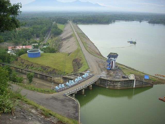 File:Gajah Mungkur dam.jpg