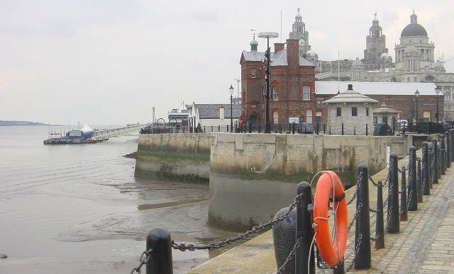 File:Liverpool Waterfront - geograph.org.uk - 4854.jpg