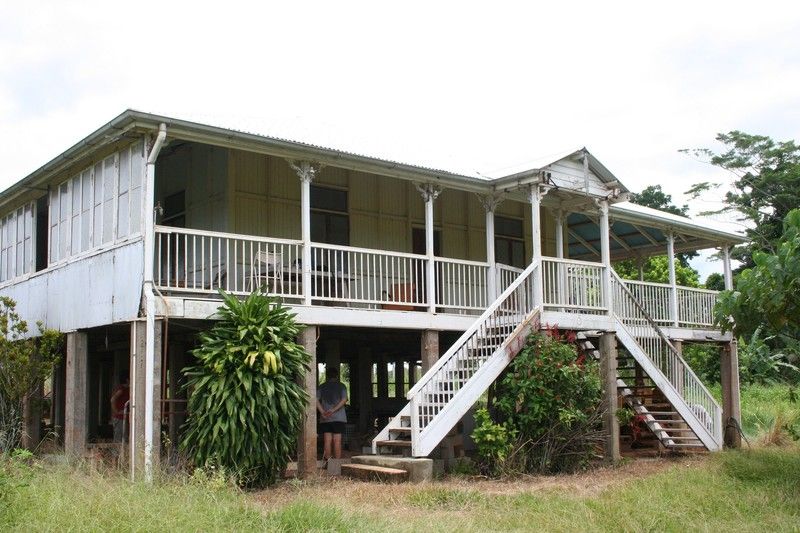 File:McCowat's Farm, front view, 2008.jpg