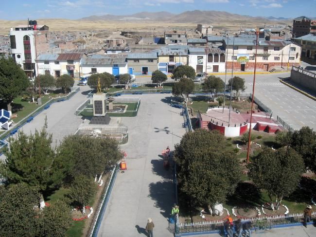 File:Plaza de armas de espinar.jpg