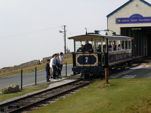 File:Tramway, Llandudno - geograph.org.uk - 132021.jpg