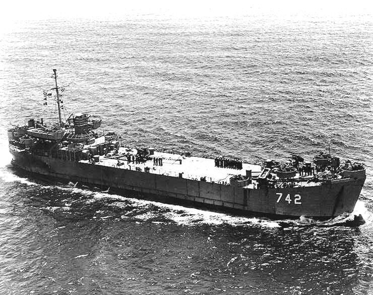 File:USS Dunn County LST-742.jpg