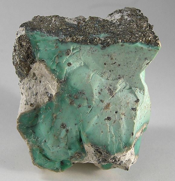 File:Variscite-Pyrite-179447.jpg