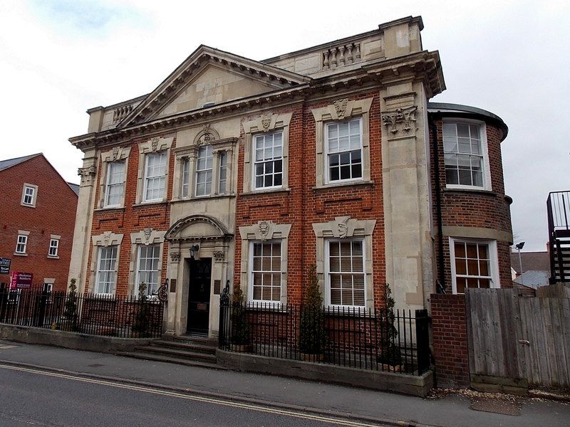 File:Villetts House, Old Town, Swindon (geograph 3812137).jpg