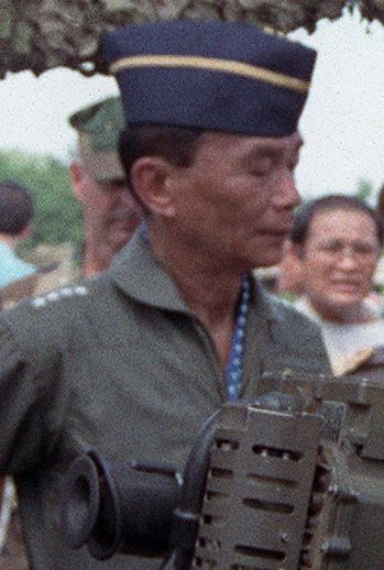 File:GEN Sunthorn Kongsompong (1990).jpg