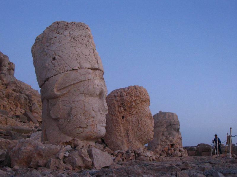 File:Mount Nemrut 1.jpg