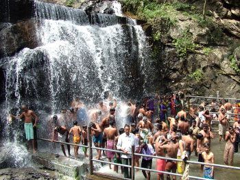 File:Suruli Falls.jpg