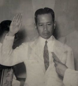 File:Swearing of José Abad Santos (cropped).jpg