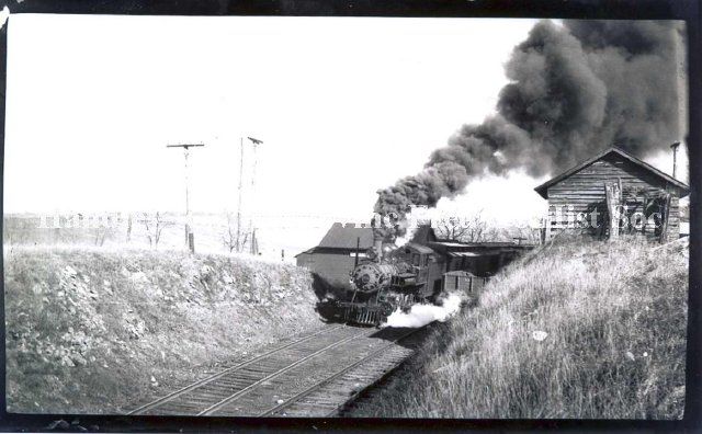 File:Train leaving the station.jpg