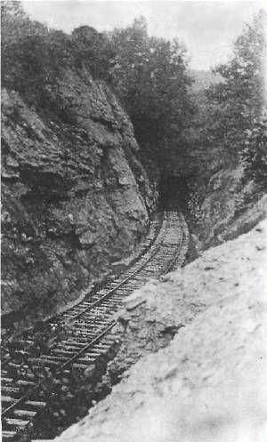 File:Argillite Tunnel.jpg