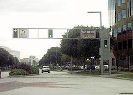 File:Cerritos traffic light.jpg