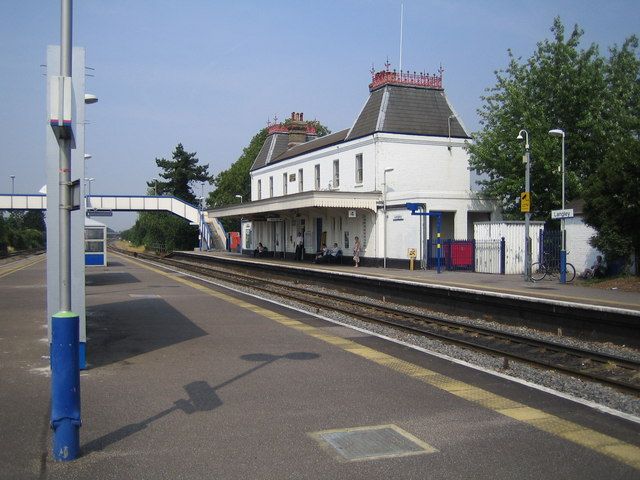 File:Langley Railway Station.jpg