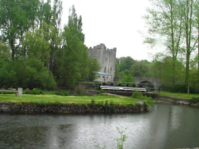 File:Milford - geograph.org.uk - 417010.jpg