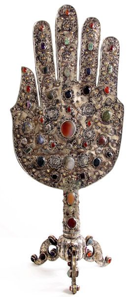 File:Old-hamsa-amulet.jpg