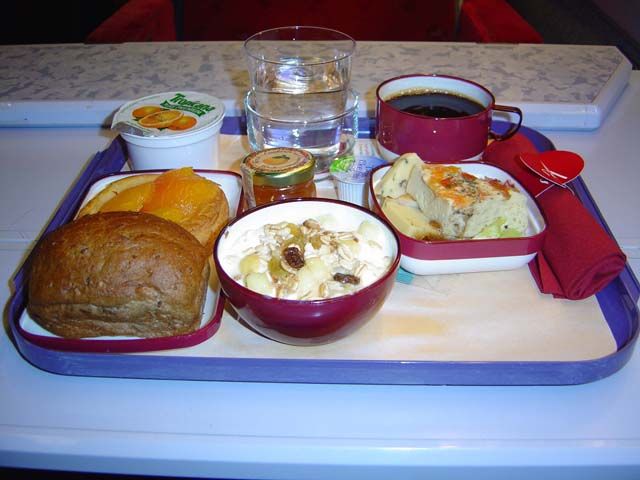 File:THALYS breakfast 2004.jpg