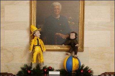 File:WhiteHouseCuriousGeorge2003.jpg