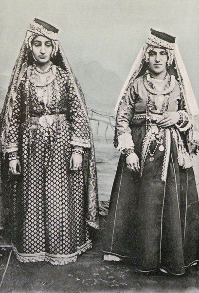 File:Armenianwomendiyarbakir.jpg