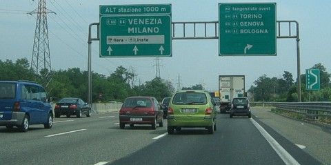 File:AutostradaA8.jpeg