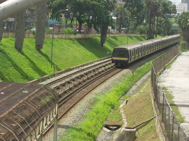 File:Caracas Metro Agua Salud.jpg