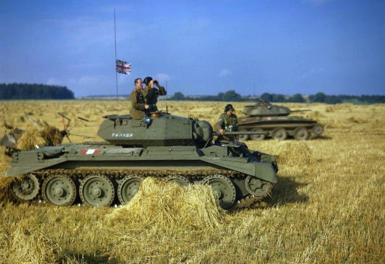 File:Crusader tanks in Yorkshire 1942.jpg