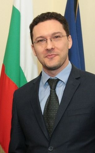 File:Daniel Mitov (cropped).jpg