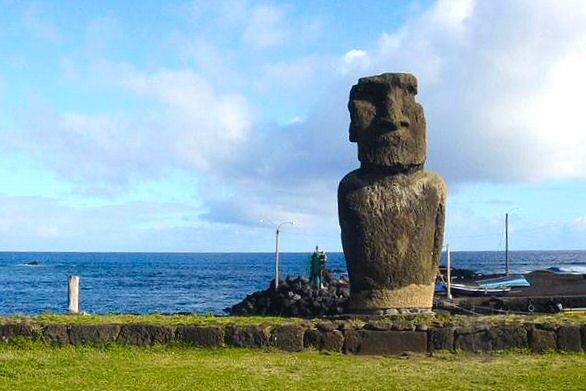 File:Easter-island-moai.jpg