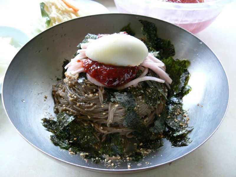 File:Korean.food-Makguksu-01.jpg