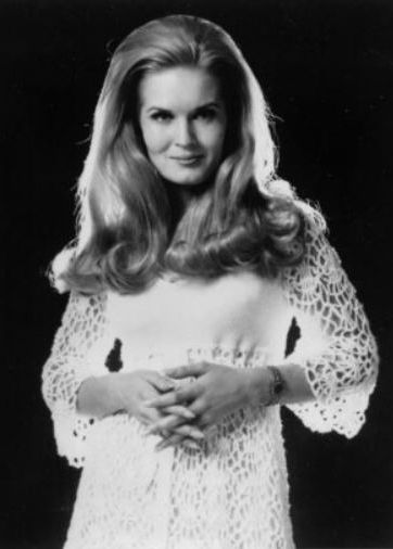 File:Lynn Anderson--Columbia Records.jpg