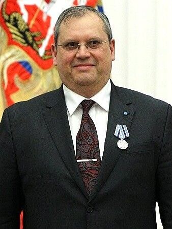 File:Medvedev and Prunariu (cropped).jpeg