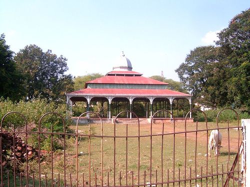 File:Sabha Mandapa in Kalahandi Palace.jpg