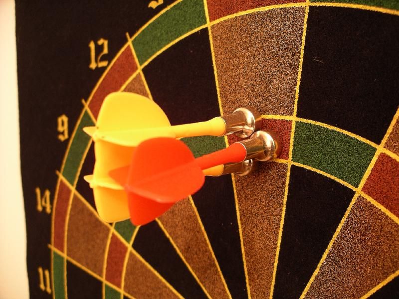 File:Warren-darts.jpg