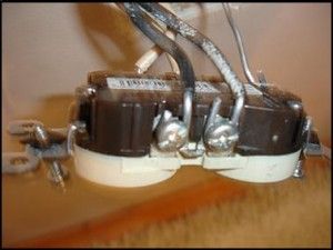 File:AL Wire at Receptacle with Steel Screws.jpg