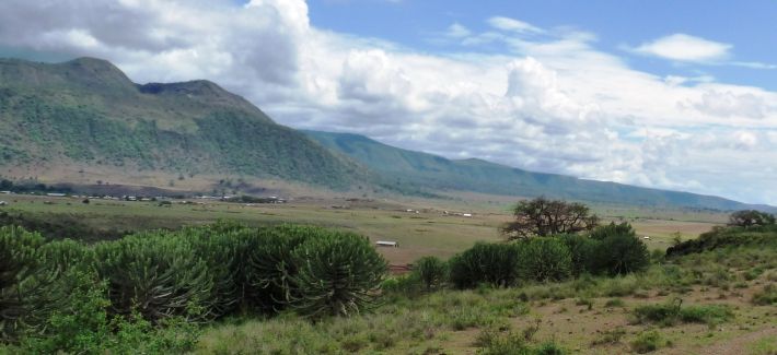 File:Blik op Selela in Rift Valley.jpg