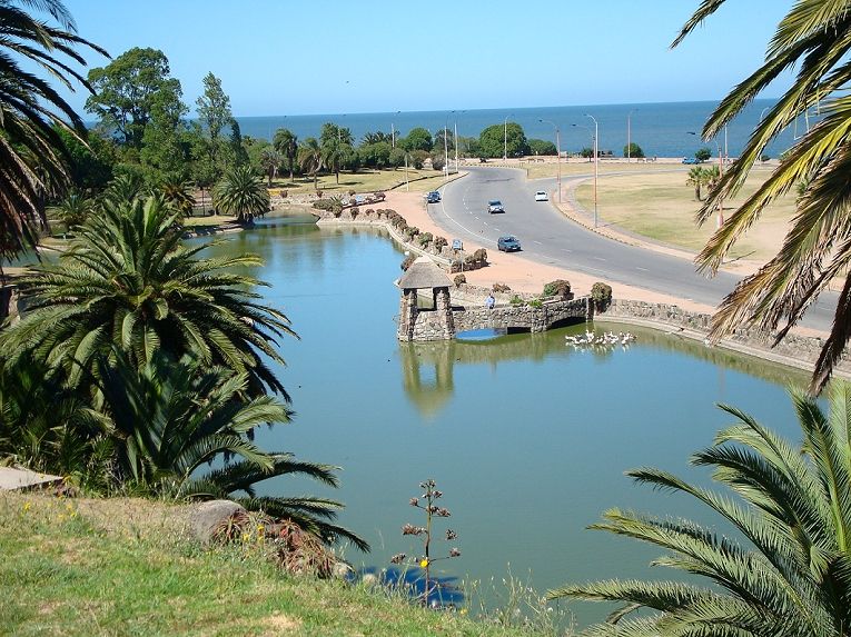 File:Lago de las Canteras.jpg