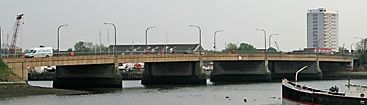 File:Northam Bridge (cropped).jpg