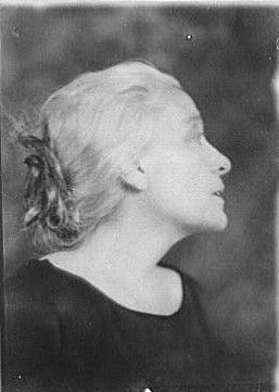 File:Portrait photograph of Eleonora Duse.jpg