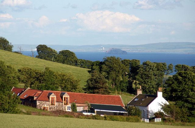 File:East Neuk - geograph.org.uk - 901554.jpg