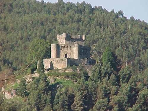 File:Sobroso Castle.jpg