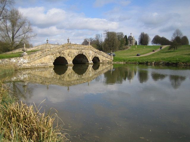 File:Stowe Oxford Bridge.jpg