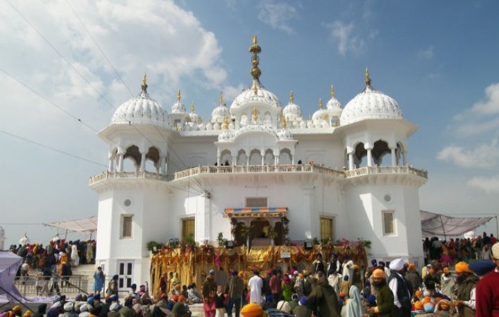 File:Takht keshgarh Sahib.jpg